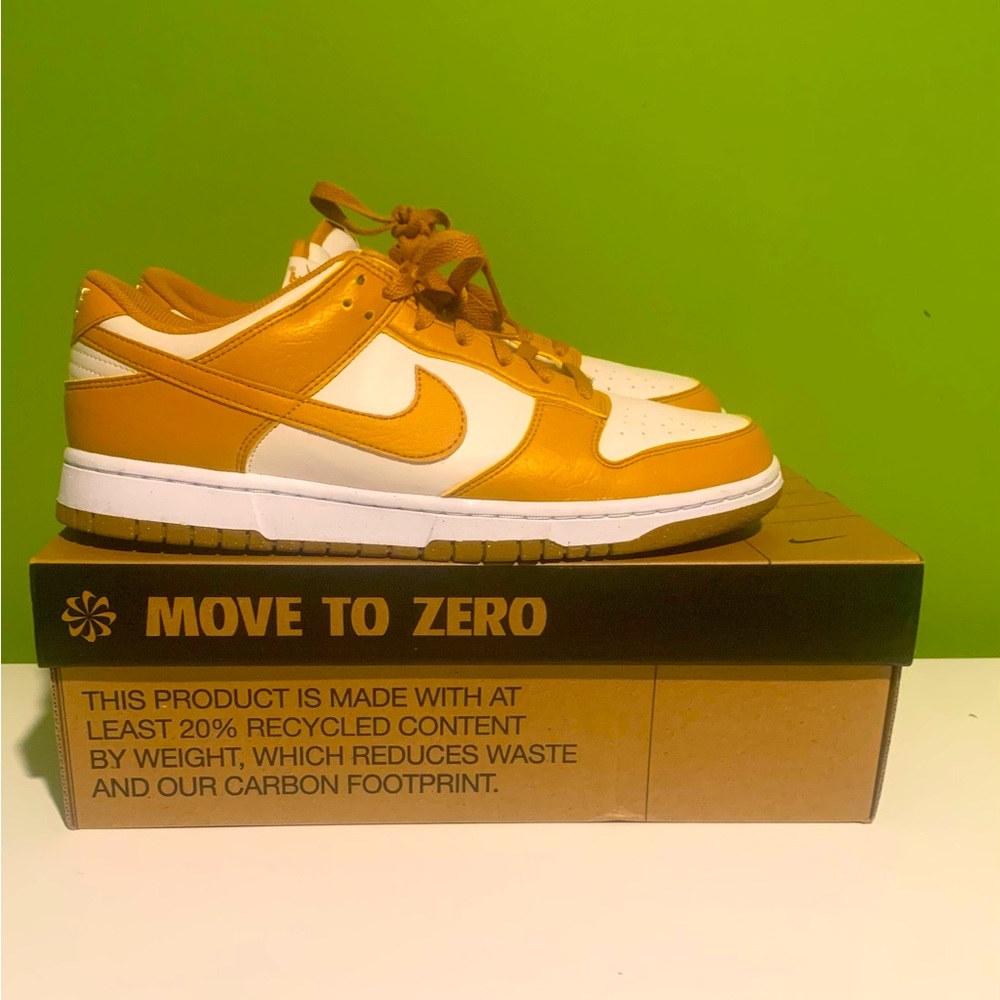 Nike Dunk “Gold Phantom”